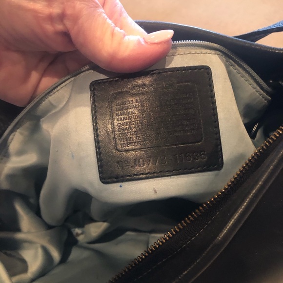 Vintage Coach Refurbished Leather Shoulder Bag - Picture 5 of 7
